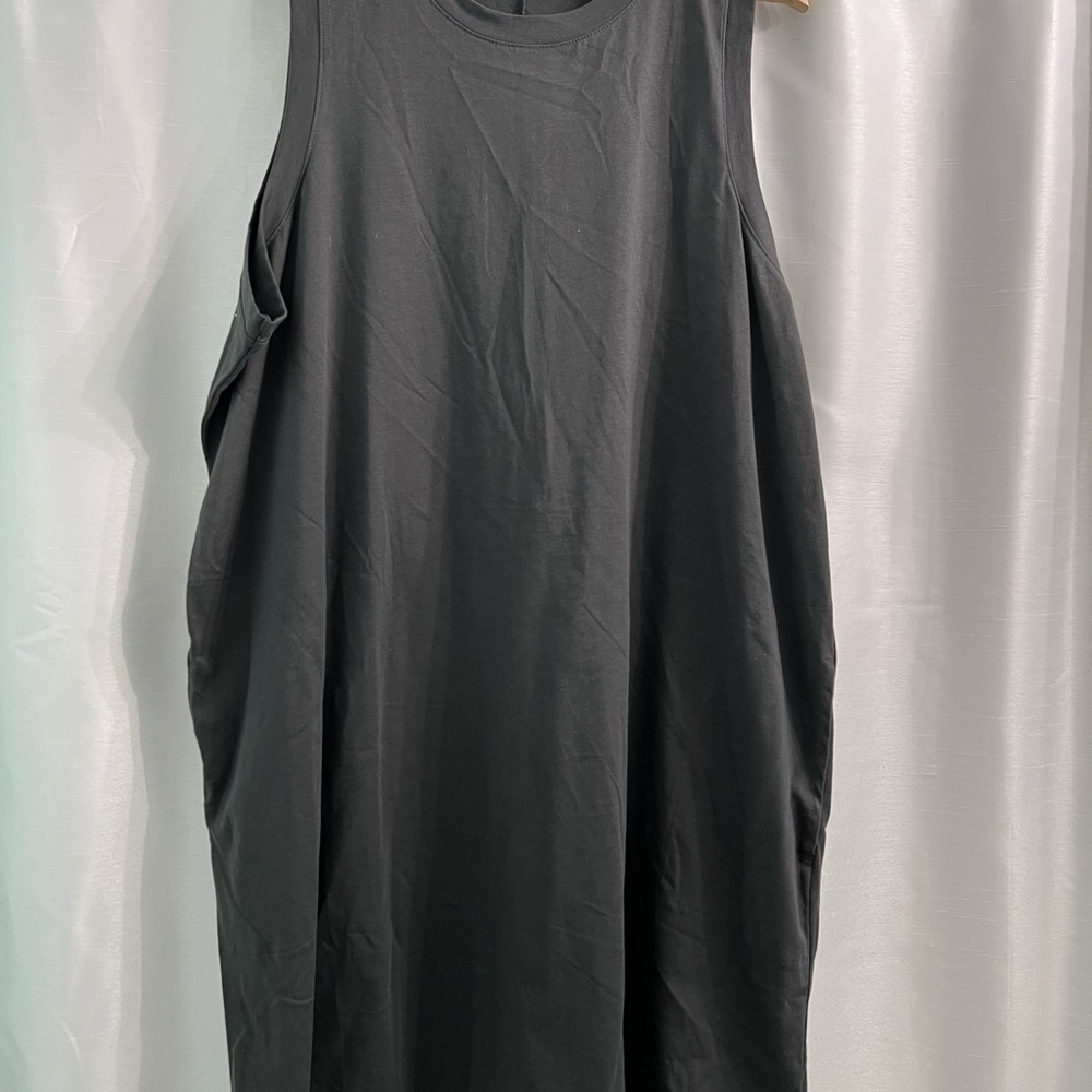 Black Sleeveless Dress with Pockets!